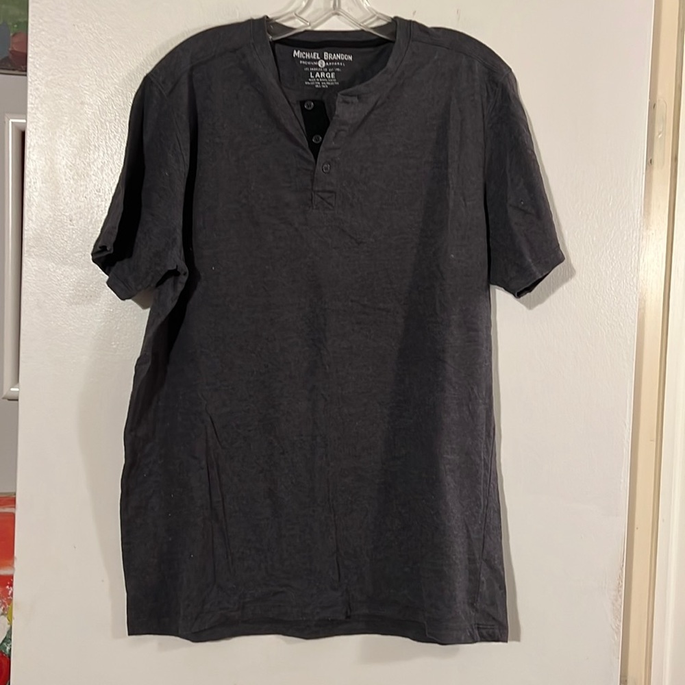Michael Brandon mens grey short sleeve Henley style shirt